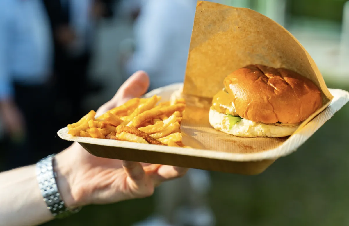 Street food til fest – burger og pommes frites
